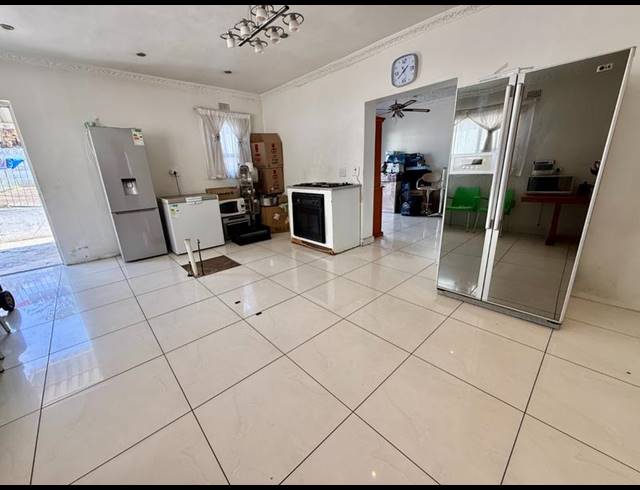 7 BEDROOM HOUSE FOR SALE IN FILLAN PARK